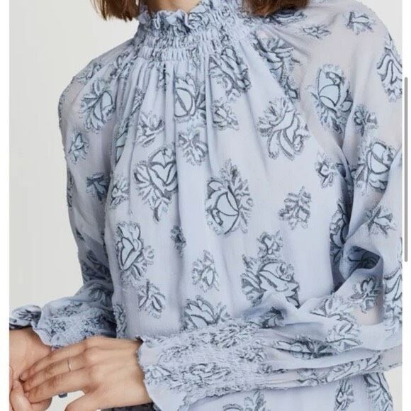 ✨Rebecca Taylor Smocked Neck Silk Rose Print Sz. 10 Blouse Light Blue Metallic✨ - Picture 6 of 14